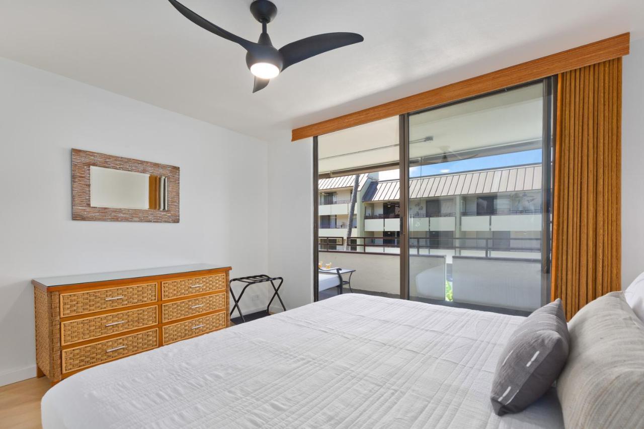 Family Getaway - Lava Room At Magic Sands Beach Kailua-Kona Exterior photo