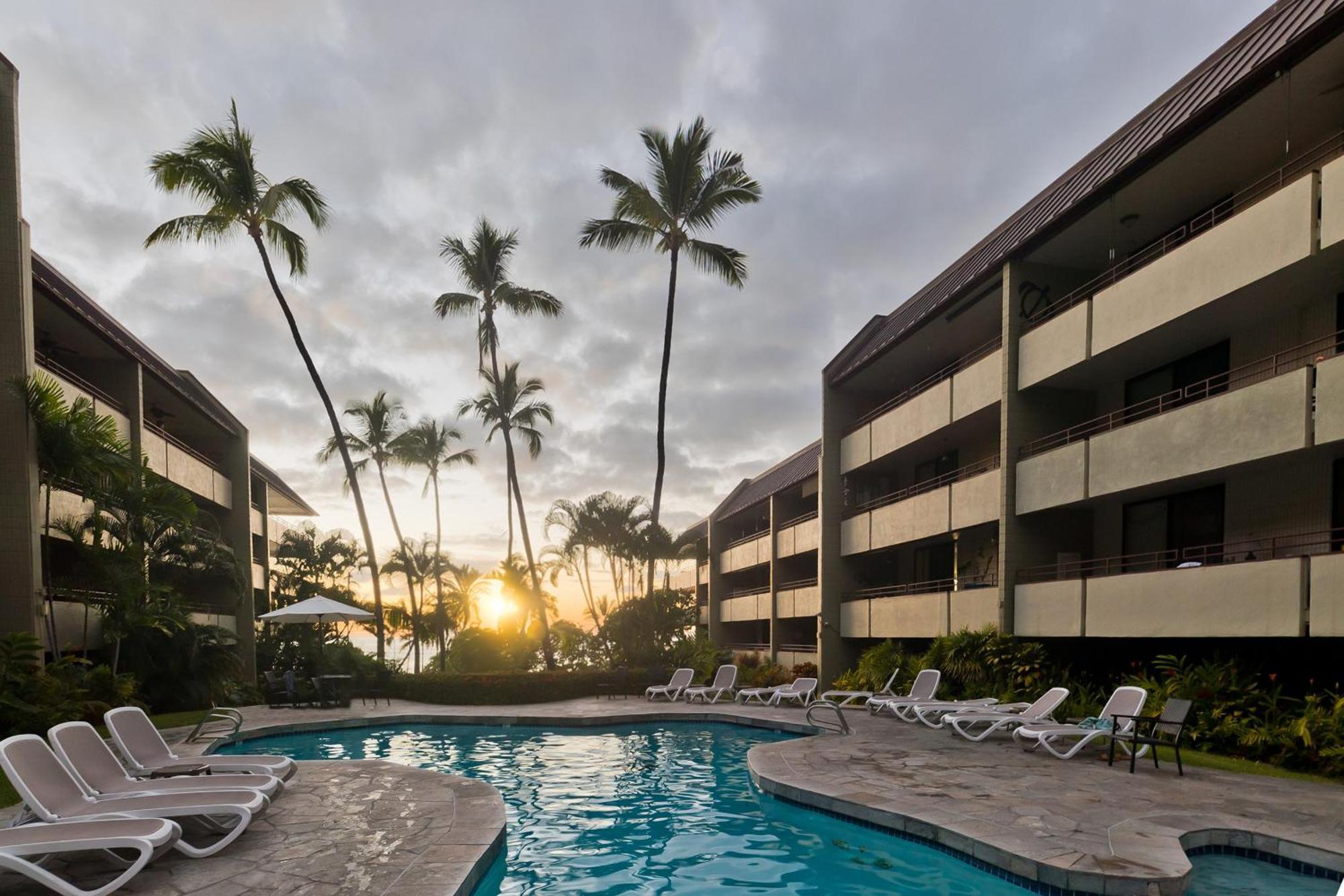 Family Getaway - Lava Room At Magic Sands Beach Kailua-Kona Exterior photo